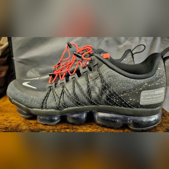 AIR VAPORMAX RUN UTILITY MENS US 11.5 - Picture 2 of 6